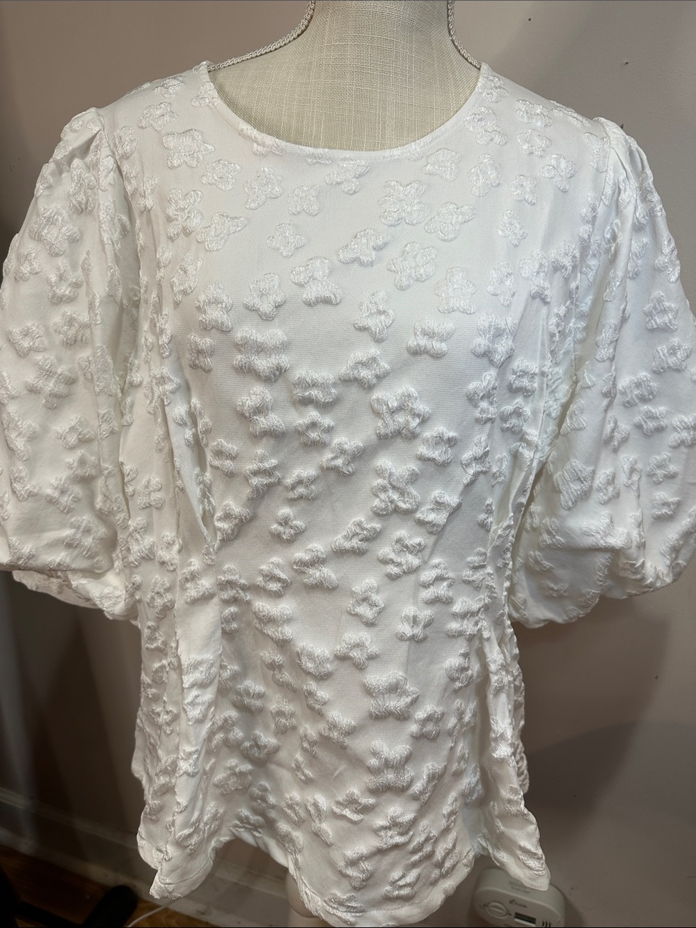 Gracia White Textured Puff-Sleeve Blouse